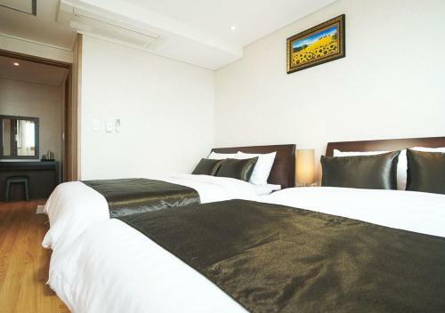 Iris Hotel