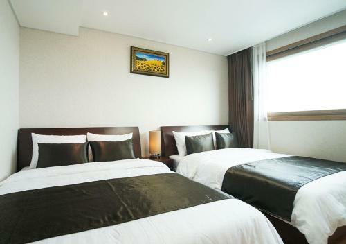 Iris Hotel