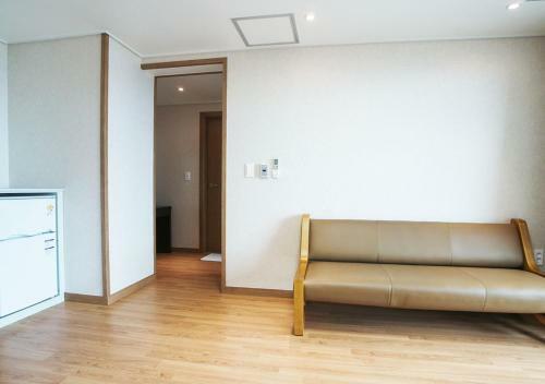 Iris Hotel