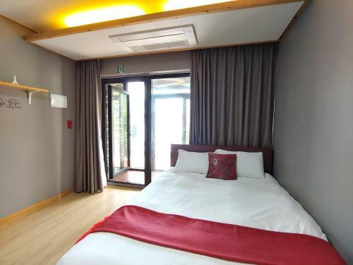 Halla N Tam Pension
