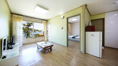 Yeosu Skypurple Pension