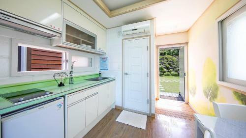 Yeosu Skypurple Pension