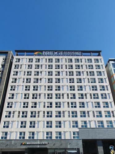 Bridge Residence Hotel