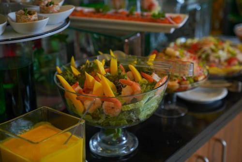 Hotel Ramada Encore Kuwait Downtown