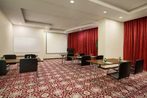 Hotel Ramada Encore Kuwait Downtown