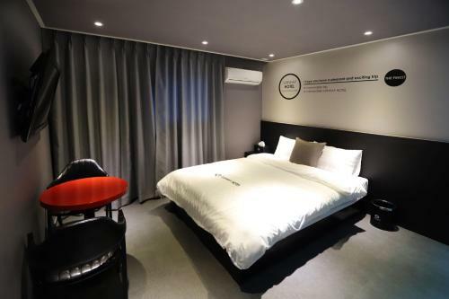 Subway Hotel