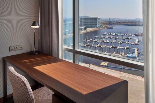 Ramada Encore By Wyndham Gimpo Han River Hotel