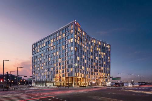 Ramada Encore By Wyndham Gimpo Han River Hotel