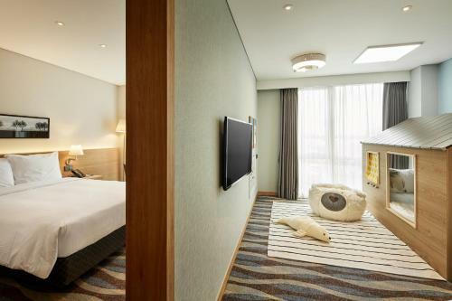 Ramada Encore By Wyndham Gimpo Han River Hotel