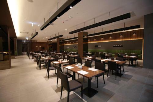 Ramada Encore By Wyndham Gimpo Han River Hotel