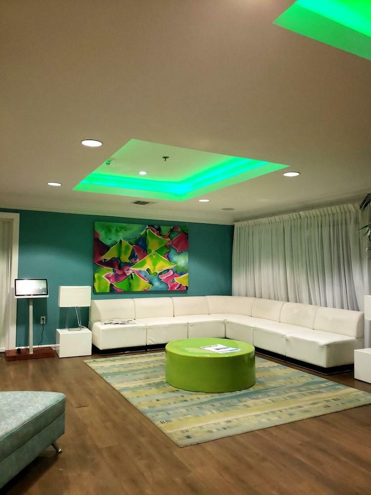 Hotel Grand Caymanian Resort