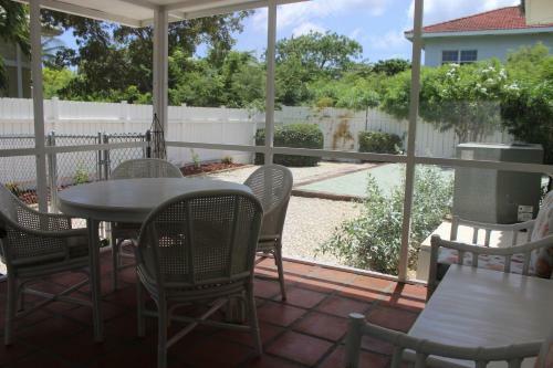 Hostal Addison Lee Cayman Villa