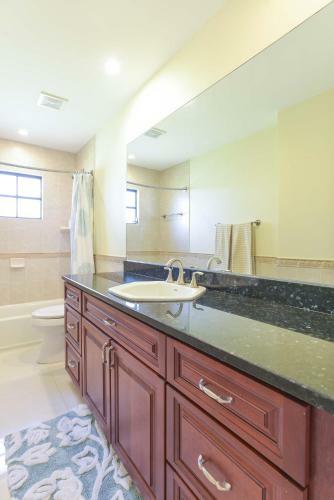 Hostal Addison Lee Cayman Villa