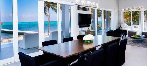 Villa Point Of View