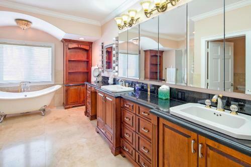 Villa Amarone By Grand Cayman Villas