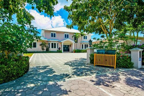 Villa Amarone By Grand Cayman Villas