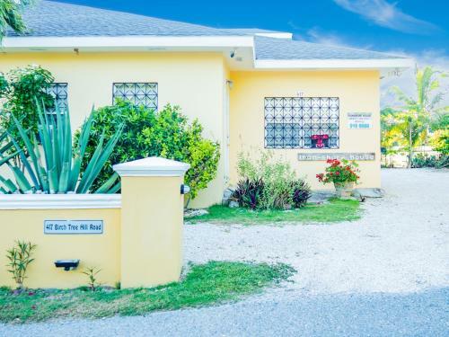 Hostal Iron Shore Guest House