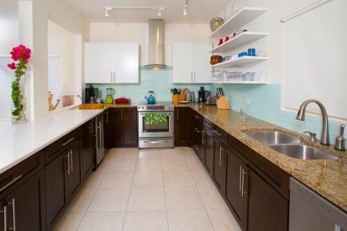 Babylon Reef By Grand Cayman Villas