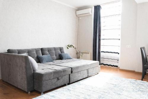 Comfortable Apartment In The Golden Square.
