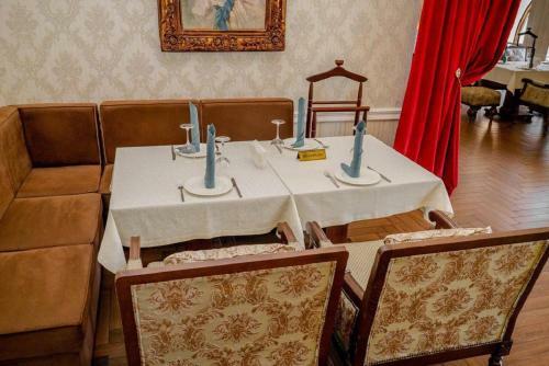 Alanda Hotel