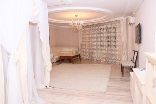 Azat Hotel