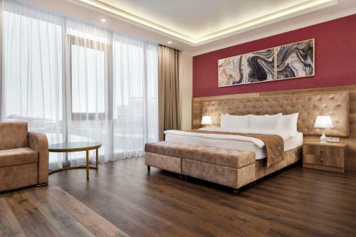 Hotel Ramada By Wyndham Shymkent
