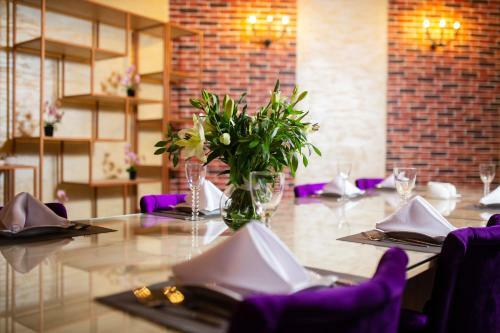 Hotel Ramada By Wyndham Shymkent