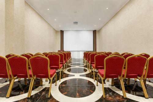 Hotel Ramada By Wyndham Shymkent