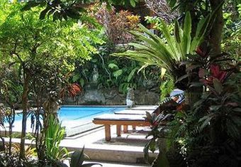 Hostal Gusti's Garden 2 Guest House