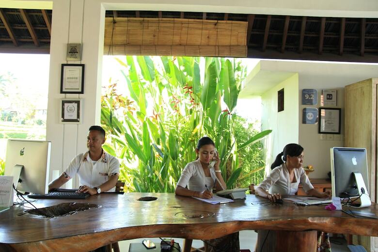 Hostal The Samara Villas & Restaurant