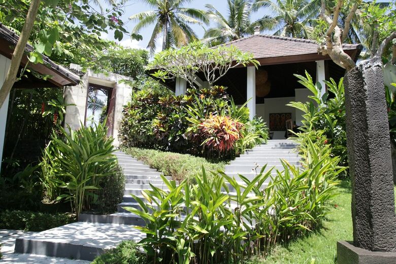 Hostal The Samara Villas & Restaurant