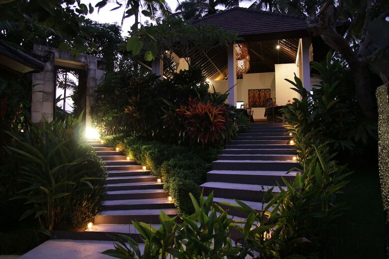 Hostal The Samara Villas & Restaurant