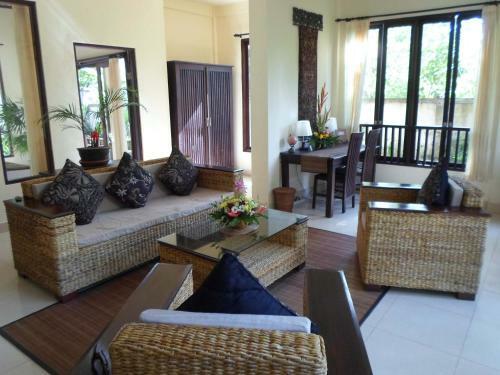 Lily Lane Villas