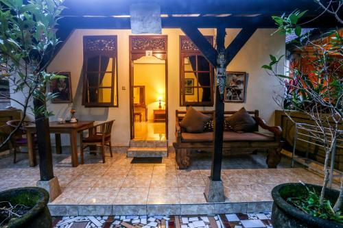 Hostal Gusti Kaler House