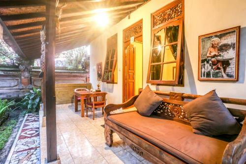 Hostal Gusti Kaler House