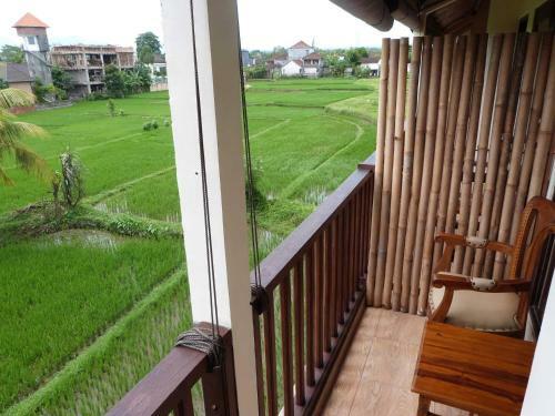 Hostal Nuriani Restaurant And Rooms