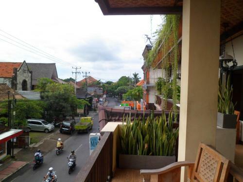 Hostal Nuriani Restaurant And Rooms