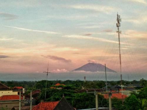 Hostal Nuriani Restaurant And Rooms