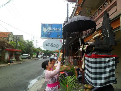 Hostal Nuriani Restaurant And Rooms