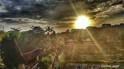 Hostal Nuriani Restaurant And Rooms