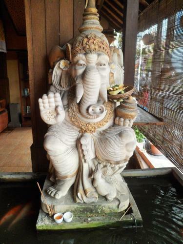 Hostal Nuriani Restaurant And Rooms