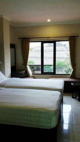 Hostal Nuriani Restaurant And Rooms