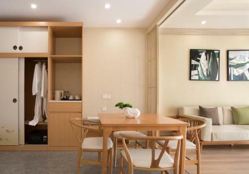 The Qube Hotel & Suite Vientiane