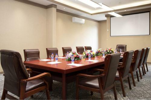 The Qube Hotel & Suite Vientiane