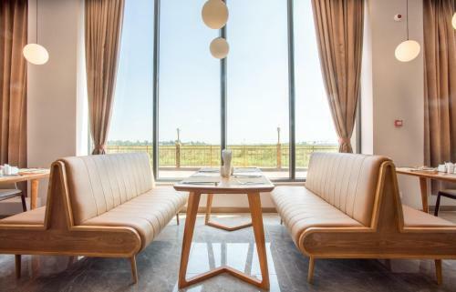 The Qube Hotel & Suite Vientiane
