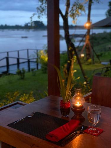 Hotel The Riviera Champasak