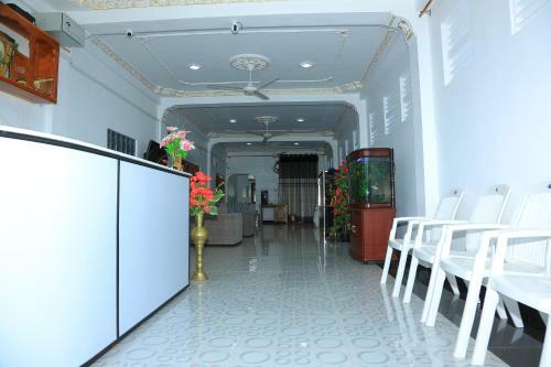 Hostal Thavam Guest House