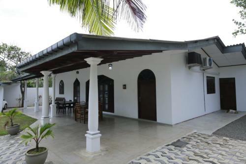 Hotel Olu Ayurveda Beach Resort