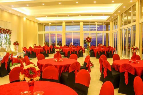 Kayjay Garden Hotel (beach Front)
