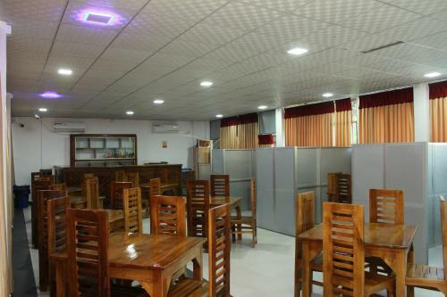Ananthi Hotels
